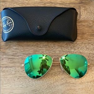 Ray Ban - Polarized Aviator Flash Lenses Green